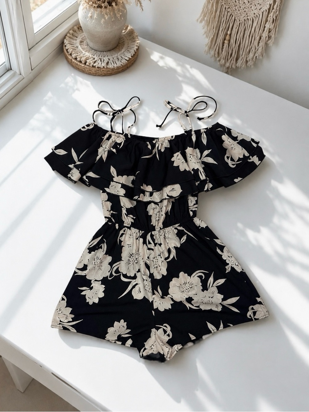 Bo Bel Black Ivory Floral Off Shoulder Ruffle Romper Playsuit Size Medium Boho - Picture 2 of 8